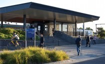 Cardinia Road Train Station.jpg